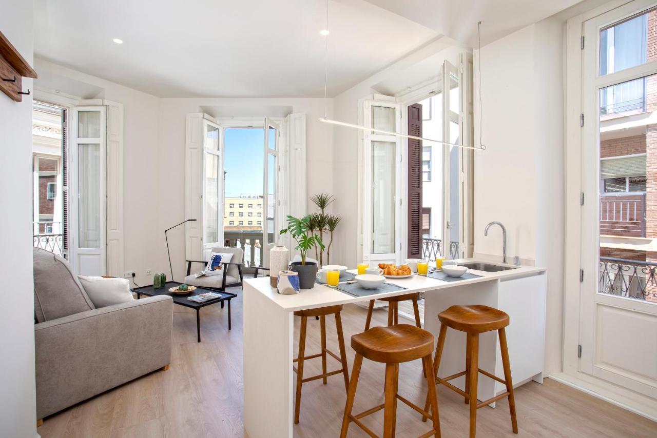Apartamentos Thyssen Cisneros By Rent Me Málaga Kültér fotó