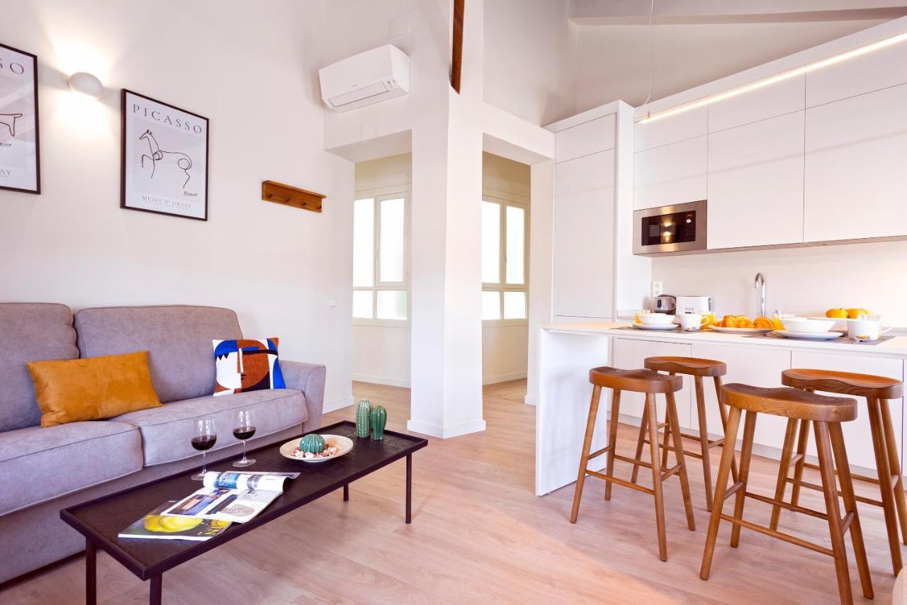 Apartamentos Thyssen Cisneros By Rent Me Málaga Kültér fotó