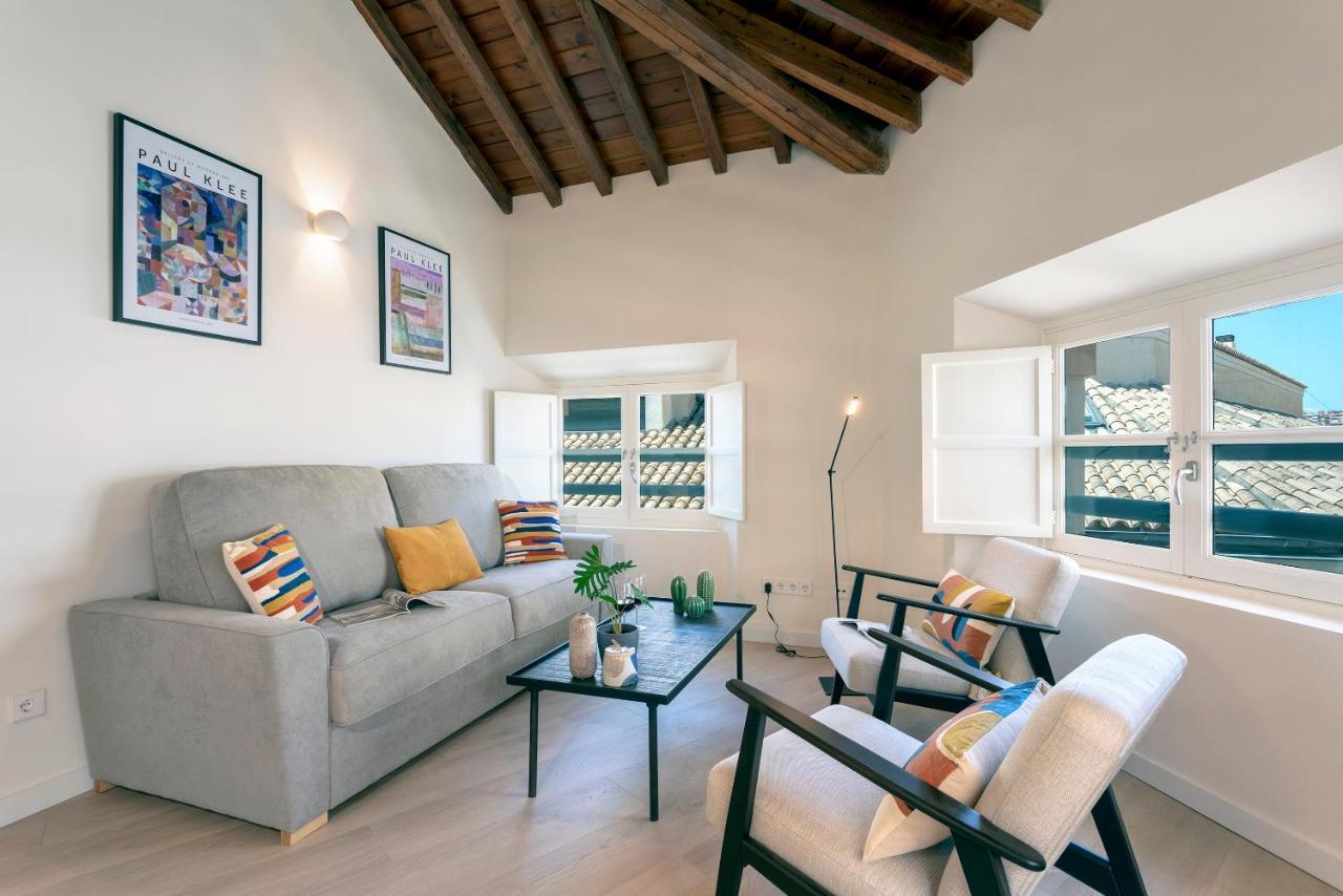 Apartamentos Thyssen Cisneros By Rent Me Málaga Kültér fotó