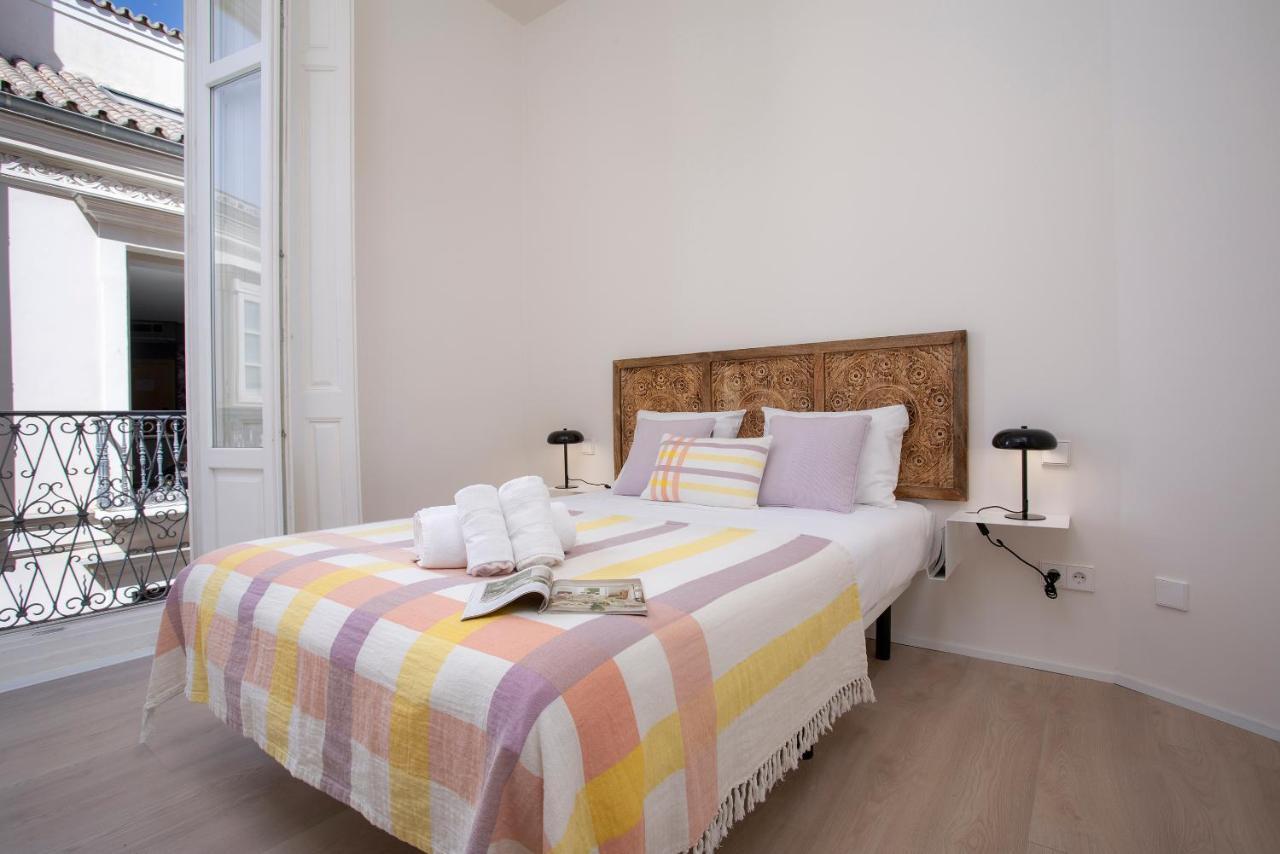 Apartamentos Thyssen Cisneros By Rent Me Málaga Kültér fotó