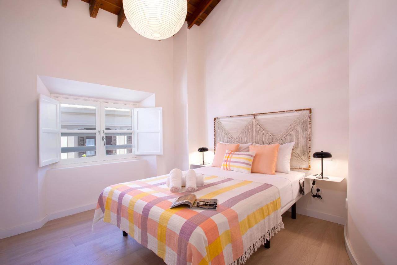 Apartamentos Thyssen Cisneros By Rent Me Málaga Kültér fotó