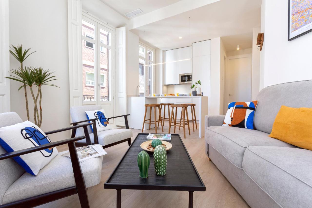 Apartamentos Thyssen Cisneros By Rent Me Málaga Kültér fotó