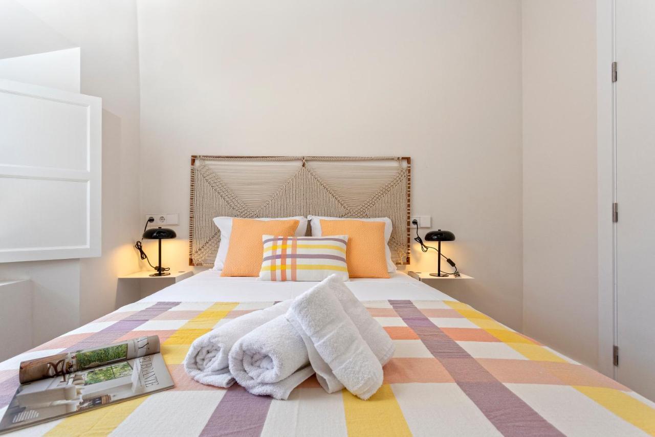 Apartamentos Thyssen Cisneros By Rent Me Málaga Kültér fotó