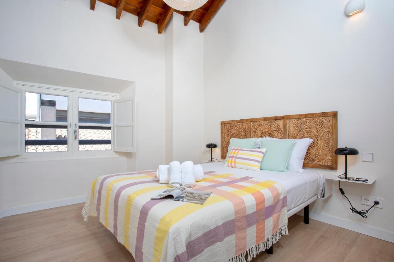 Apartamentos Thyssen Cisneros By Rent Me Málaga Kültér fotó